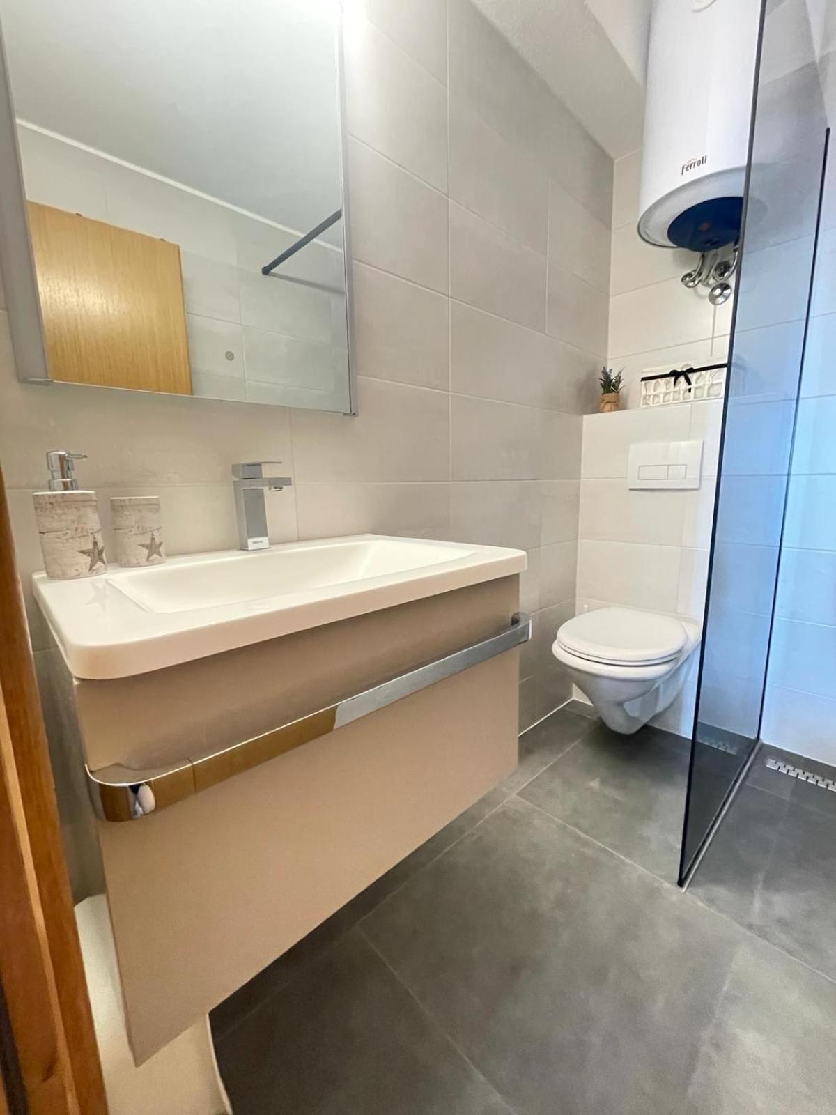 פורץ Apartments Elin Sofia מראה חיצוני תמונה